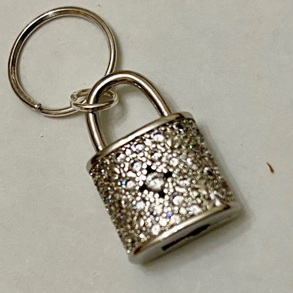Silver Tone Elegant Padlock Charm with 16in Chain Necklace - Picture 8 of 12